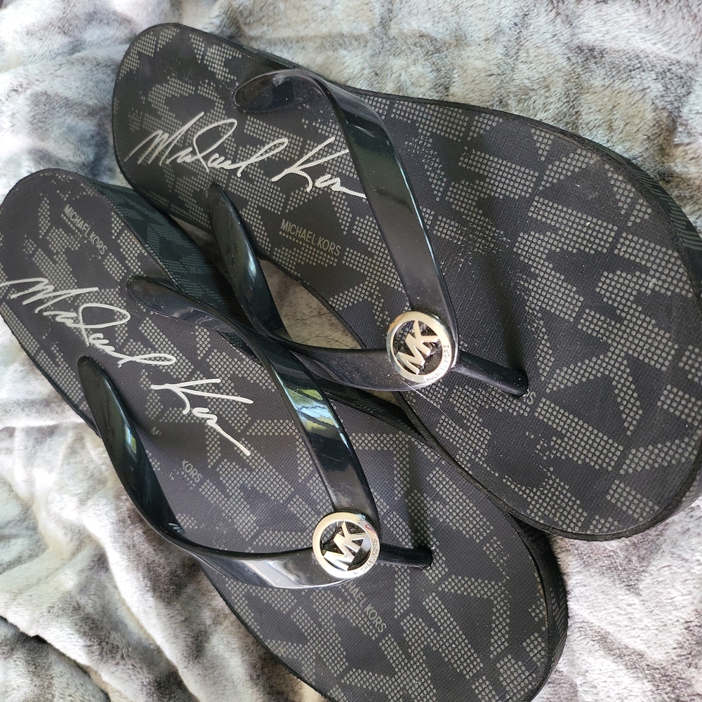 Michael Kor flip flops
